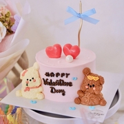 Snuggly Bear Cake 4"